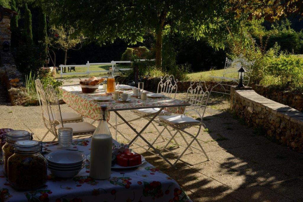 Bed and Breakfast Les Rocailles De La Reine Lamonzie-Montastruc Exterior foto