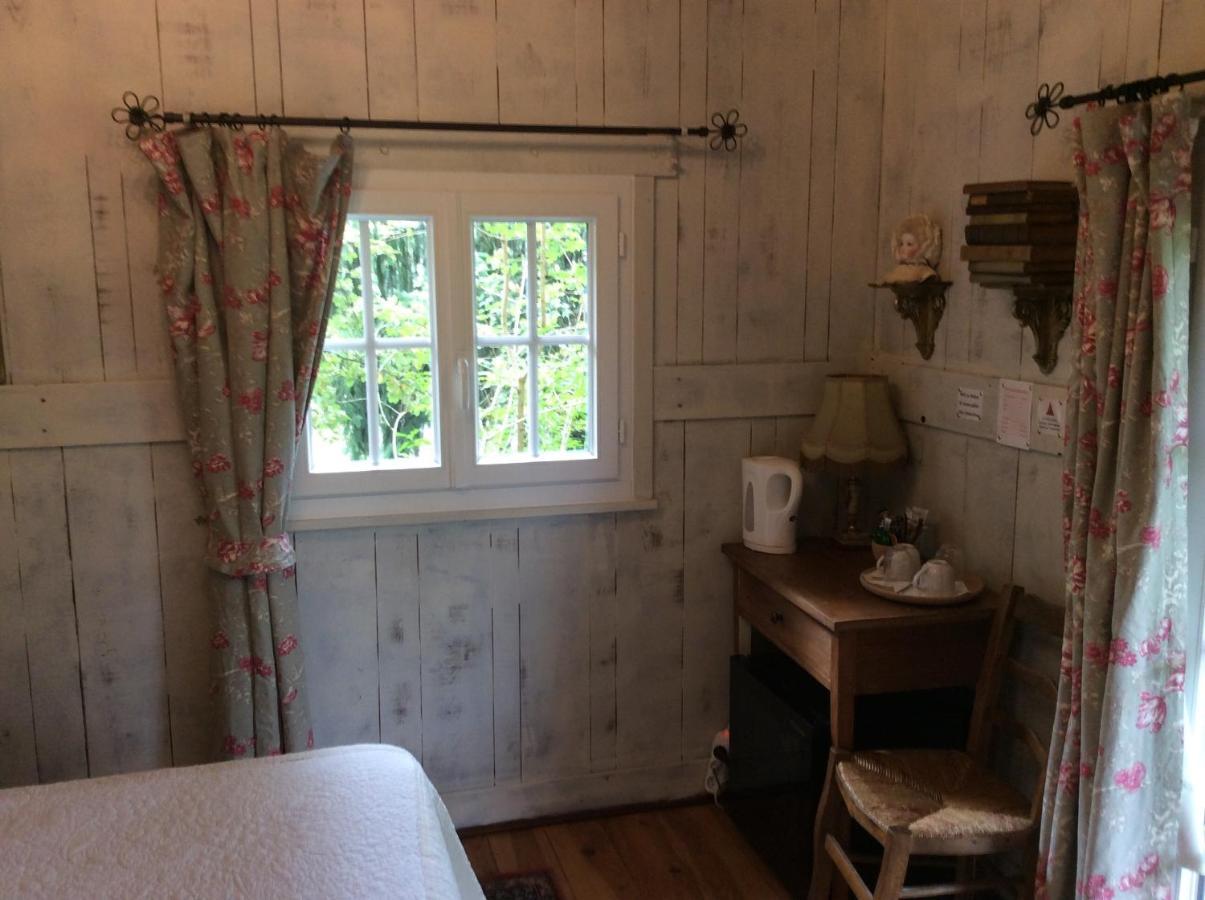 Bed and Breakfast Les Rocailles De La Reine Lamonzie-Montastruc Exterior foto
