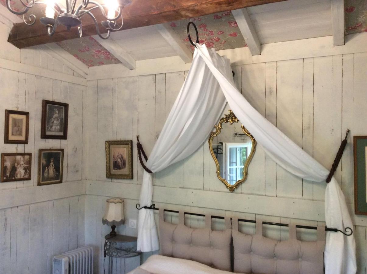 Bed and Breakfast Les Rocailles De La Reine Lamonzie-Montastruc Exterior foto